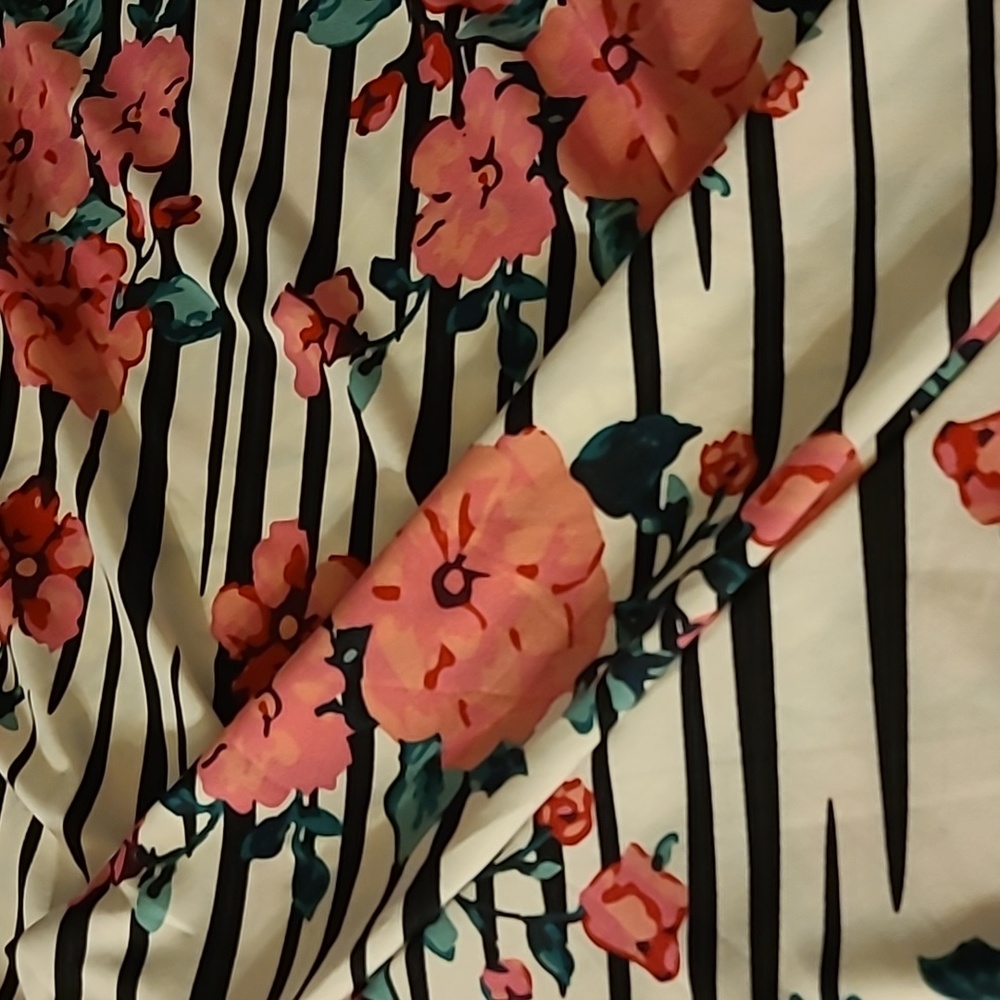 LuLaRoe size 2x  zebra print with pink flowers Maxi skirt - Picture 4 of 7